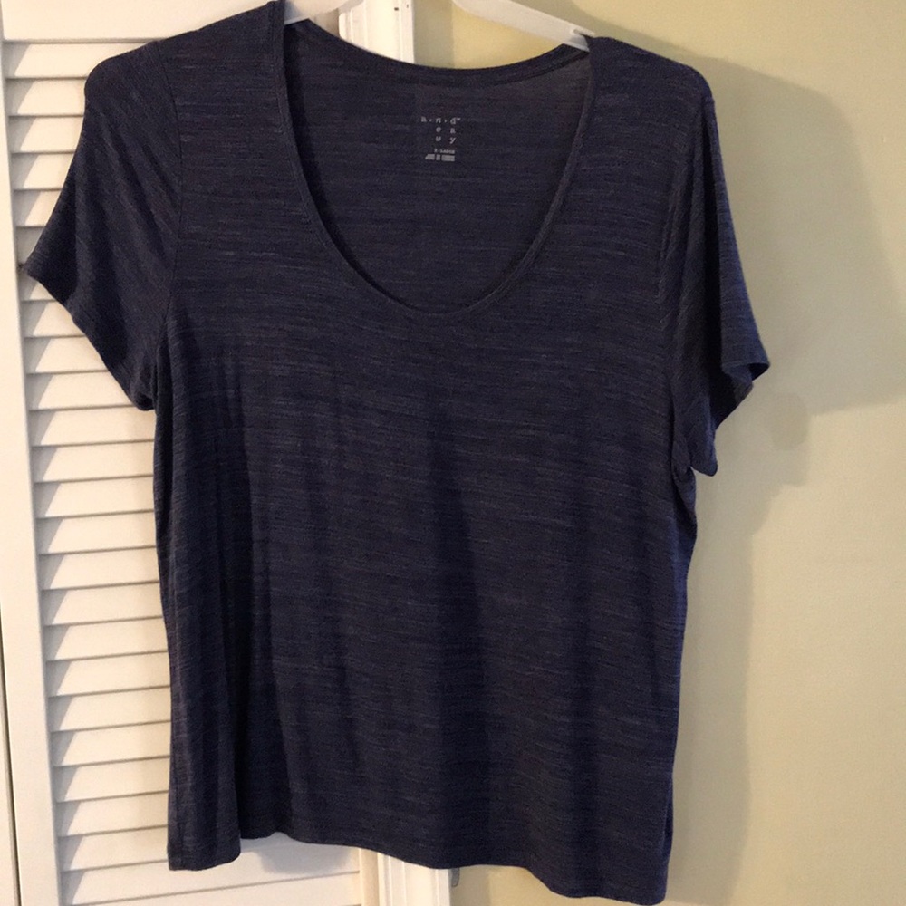 XL tee shirt